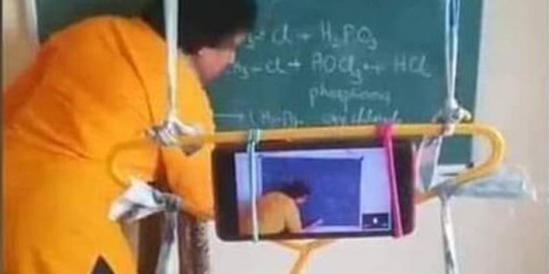 This Pune-based Chemistry teacher devised an innovative way to conduct online classes
