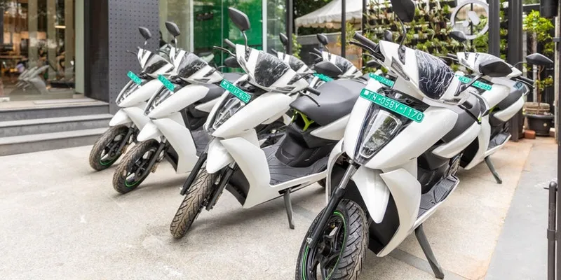 Ather 450 front three quarter