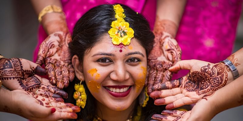 Mehndi Ceremony – Best wedding photography in Kolkata – Your Candid Wedding  Photographers
