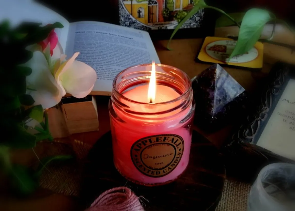 5 Best Candle Scents That Will Help You Boost Creativity