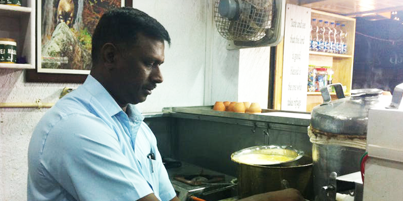 This school-dropout chaiwalla of Sharon Tea is taking on the likes of Chai Point