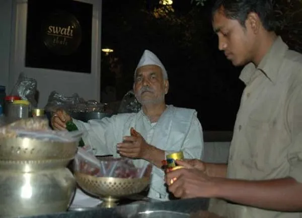 Swati Pan Bhandar