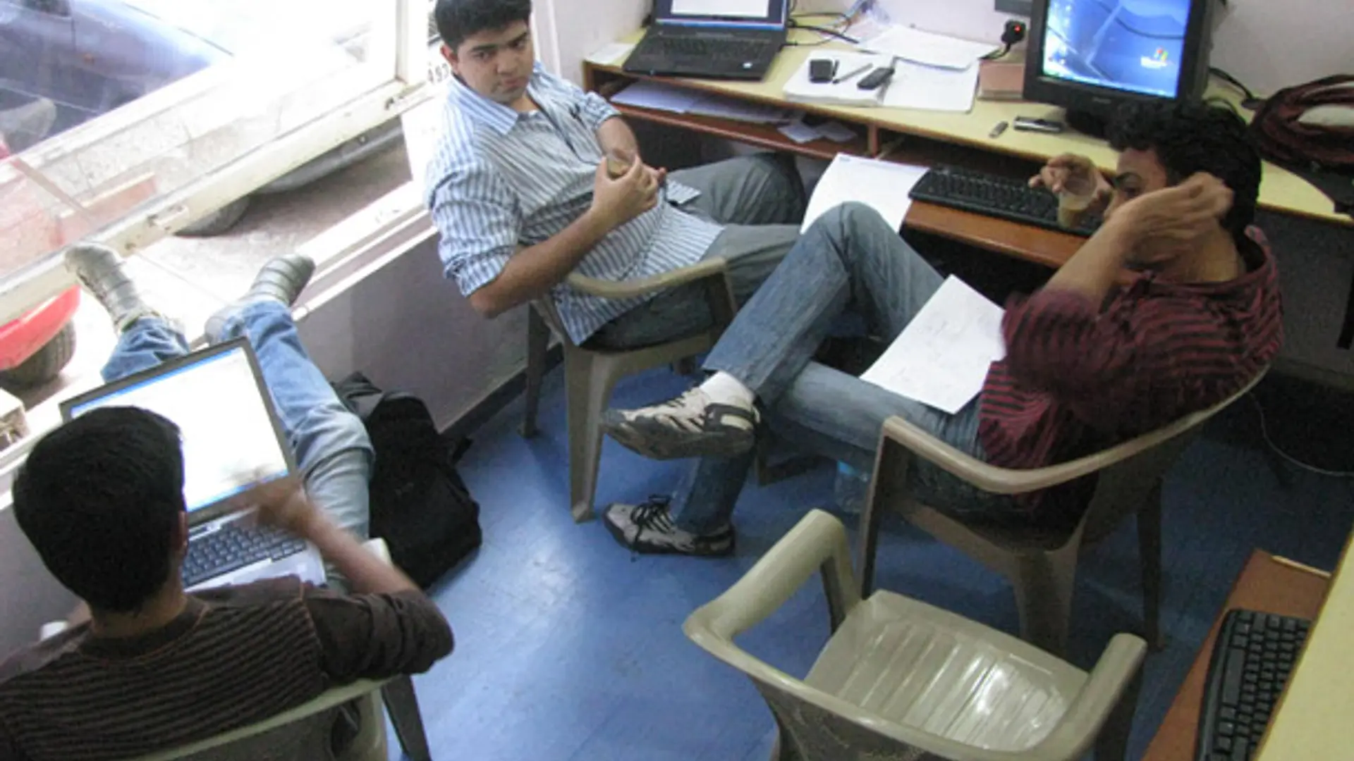 Starting up? Here's a Dummies Guide On How You Should Setup an Office Space