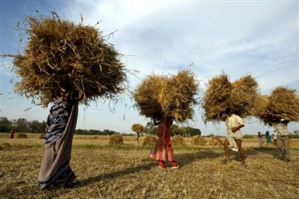 3 Challenges Buckling Rural India and The Looming Opportunity | YourStory