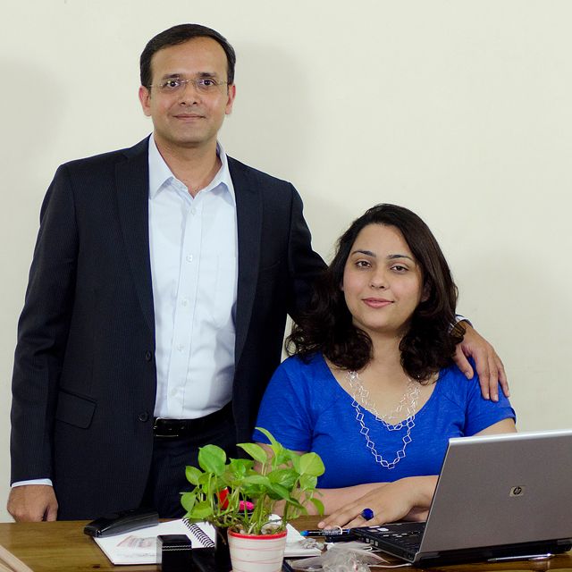 Husband-wife duo startup Yaasna, a silver jewellery e-store