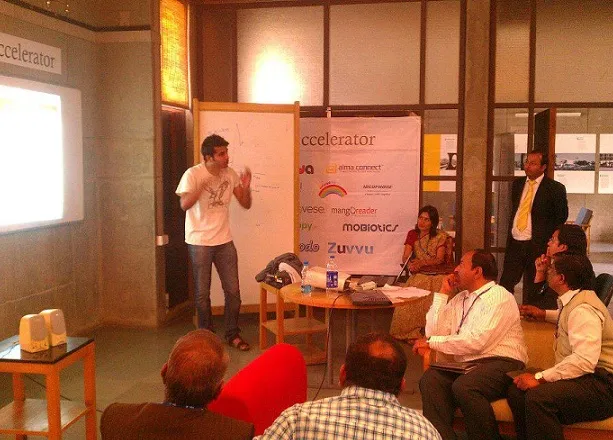 Swapnil Khandelwal during the initial days, pitching at iAccelerator 