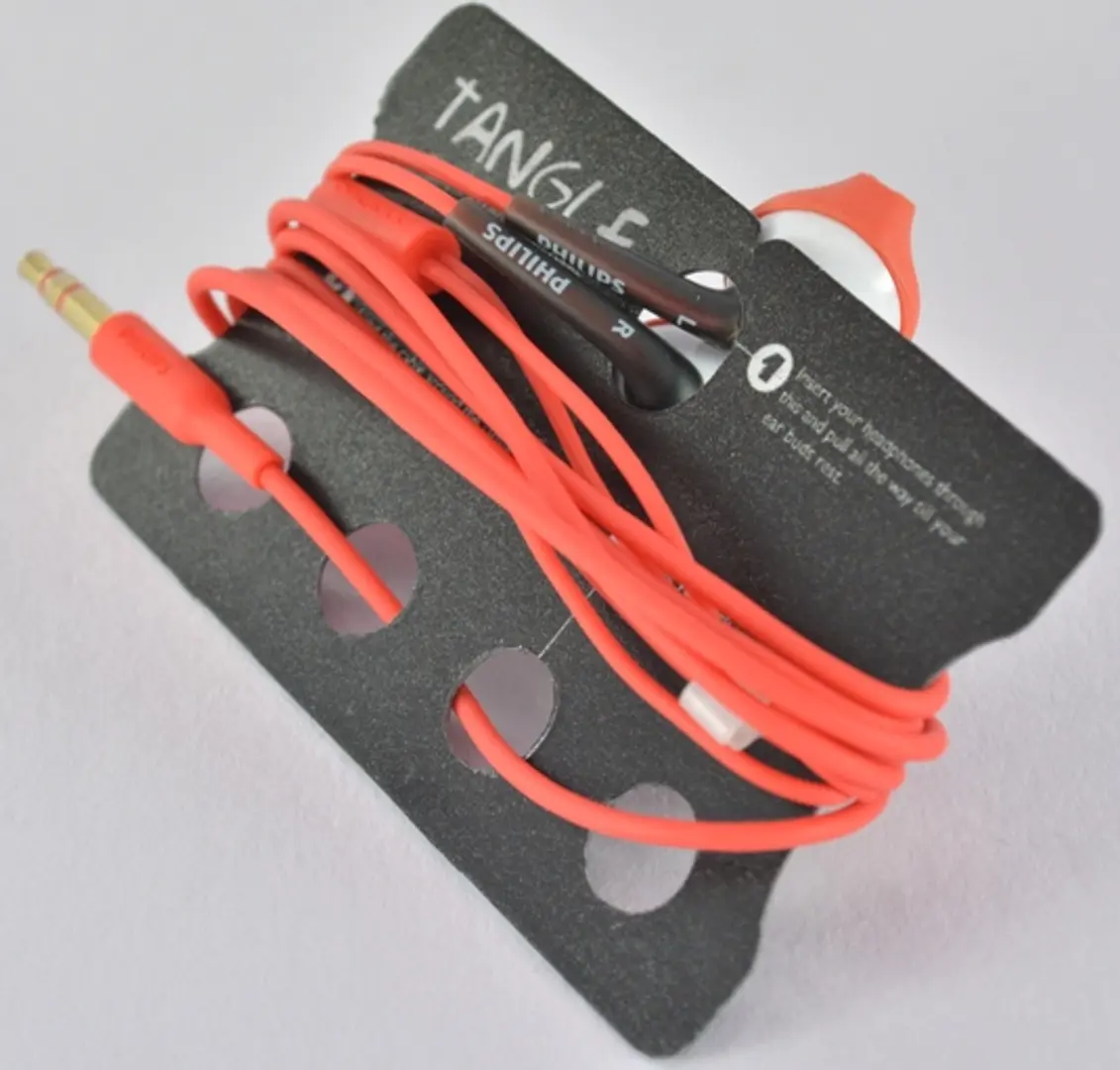 Tangle your earphone, untangle your hassle