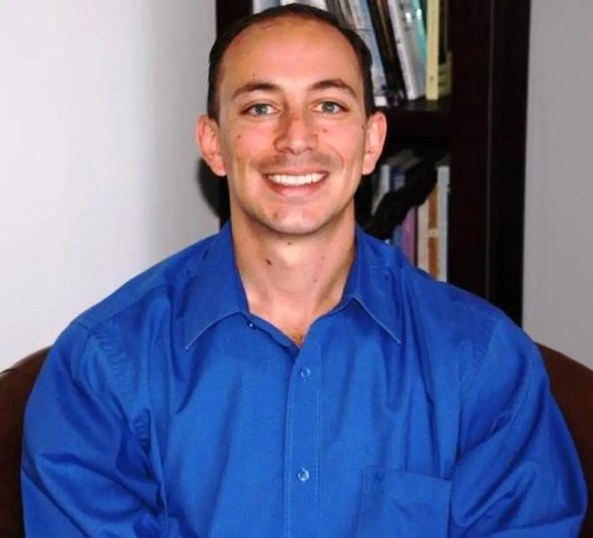 Isaac Farin, a Miami-based therapist and entrepreneur in the business of healing minds