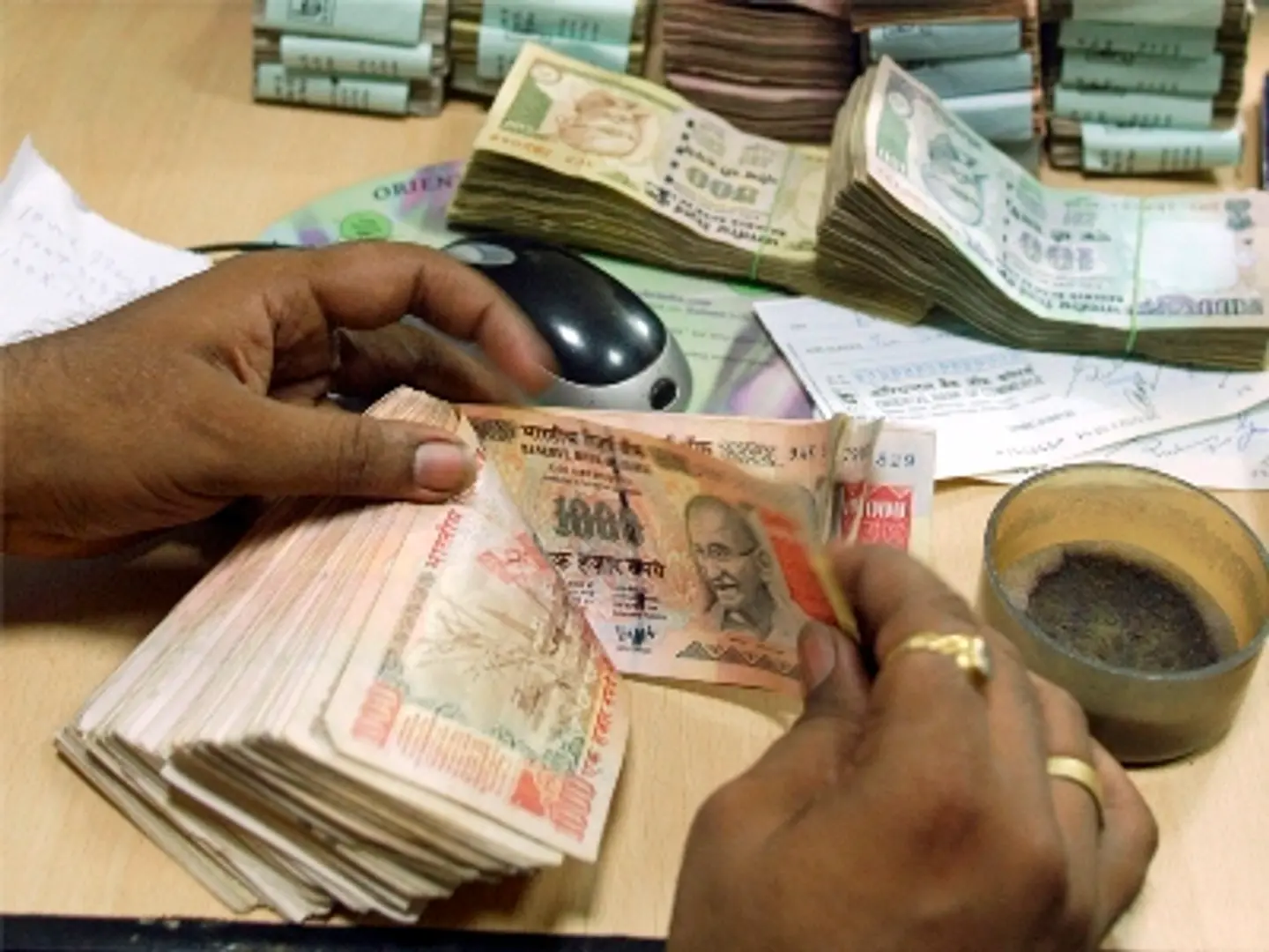 Social media abuzz with talk of ‘NGC chip’ that makes new Rs 2,000 note 'trackable'