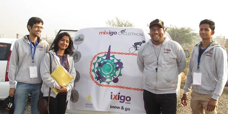 Aloke Bajpai (3rd from the left) during one of ixigo's events