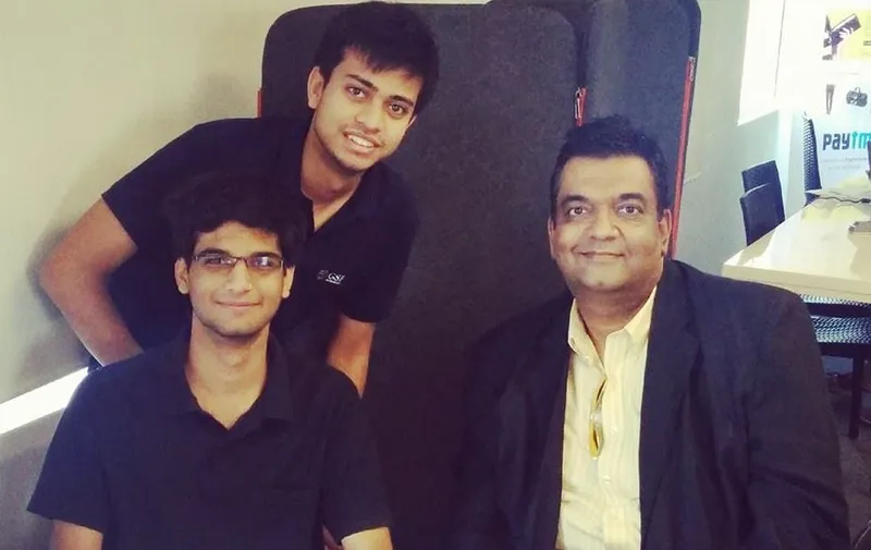 Raghav (sitting on the left) with Kshitij Kumar and Mr. Srivats Krishan, IT Secretary of Karnataka