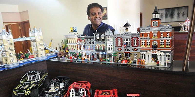 This techie has built a microcosm of the world in his living room