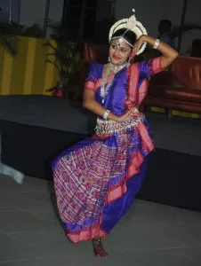 Aakanksha takes to dance after work