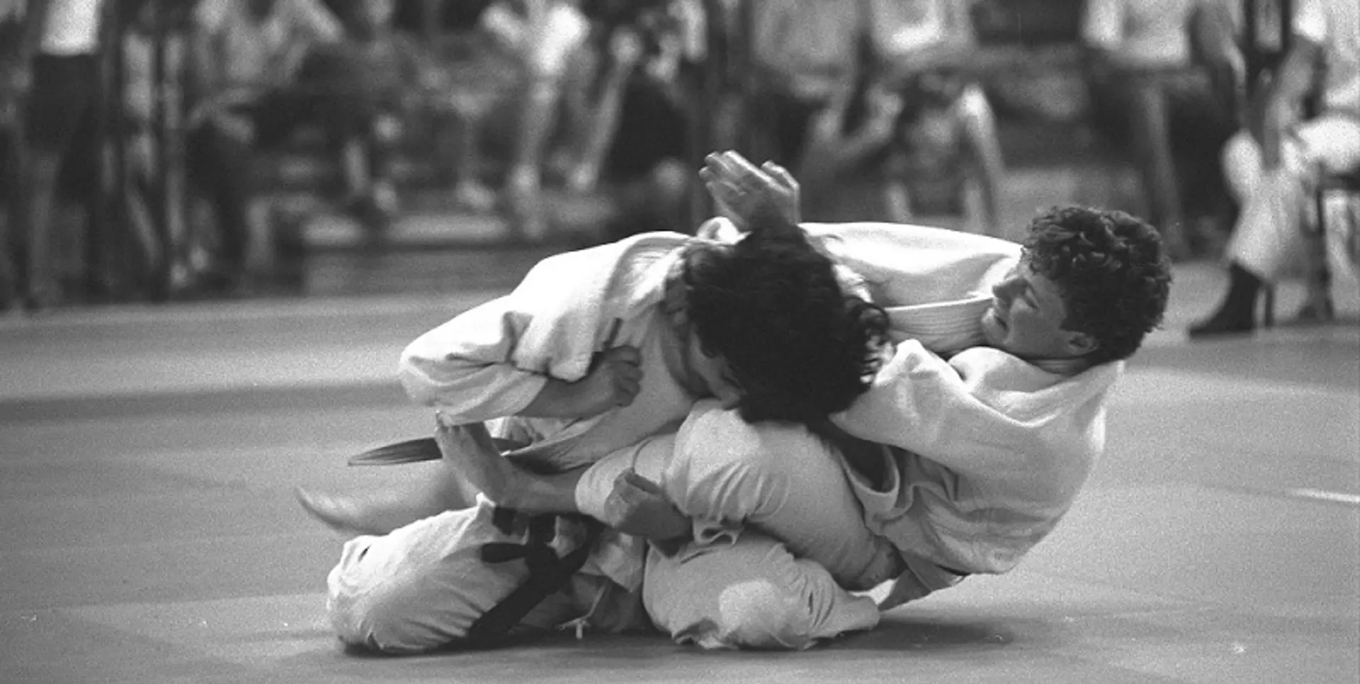 3 hacks to know your competitor better