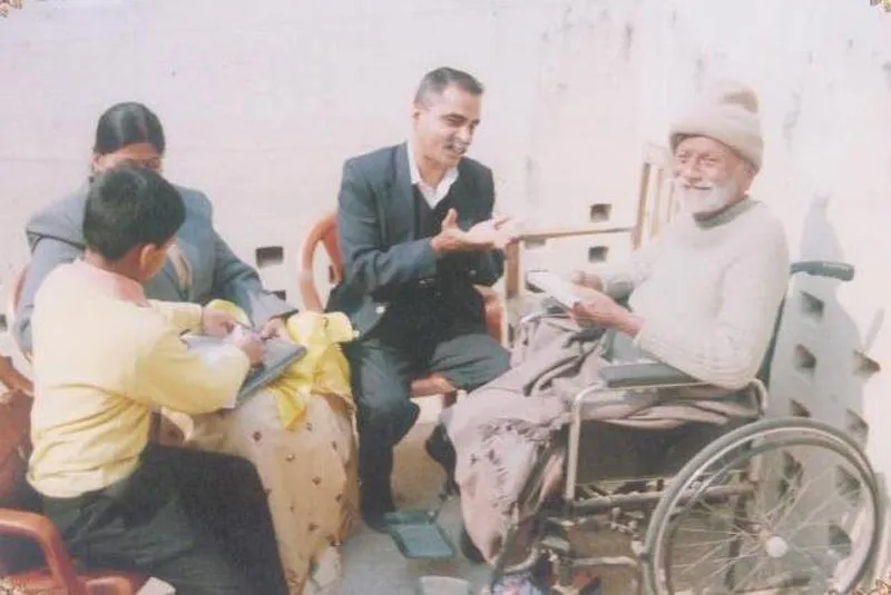 Bismillah Khan with Shivnath and his family