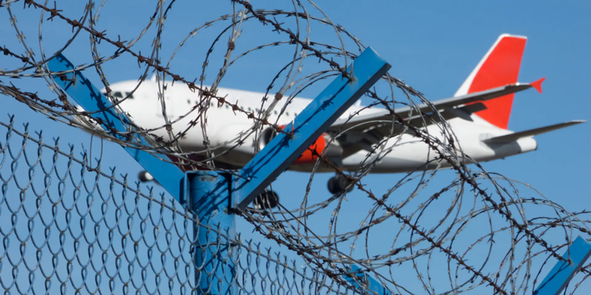 Why do NRIs find it difficult to setup shop in India?