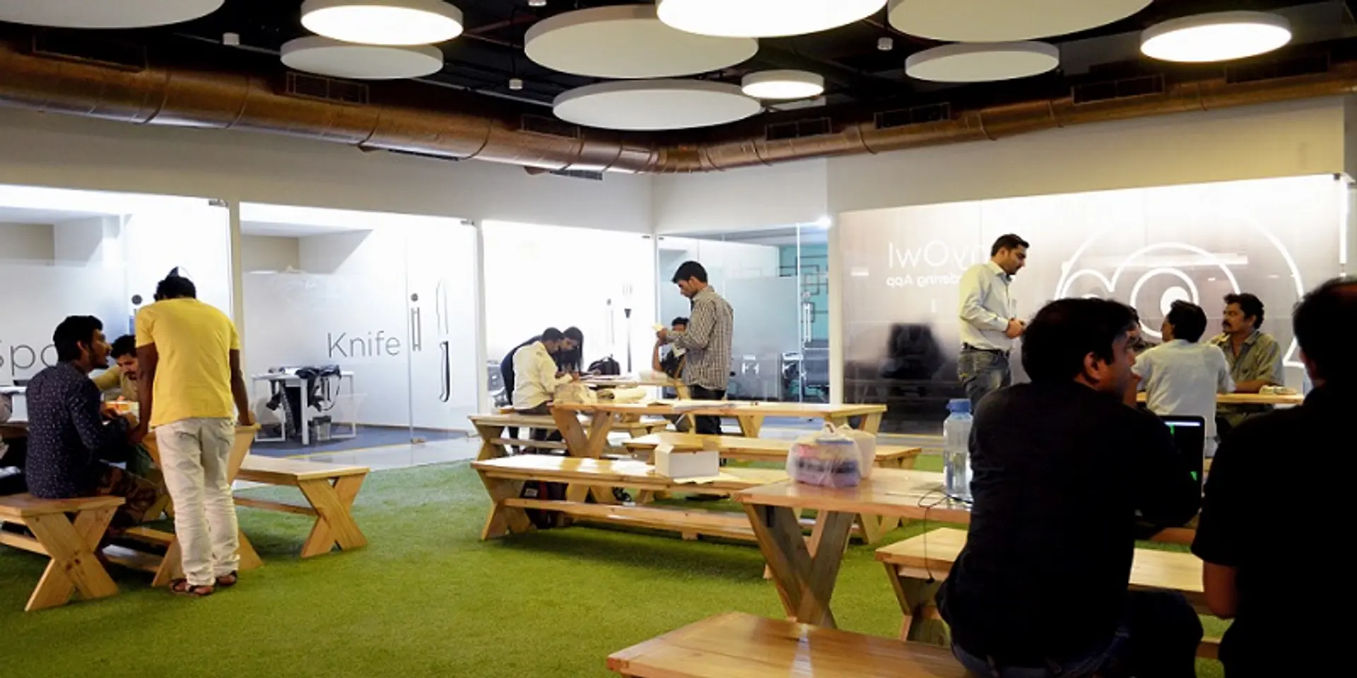 TinyOwl is not tiny. 400+ people, 2000+ daily orders and more in less than a year