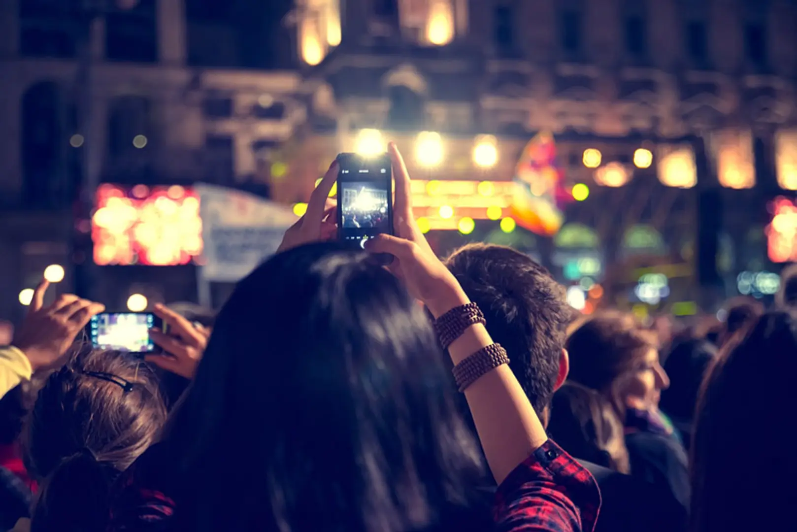 4 ways to entice the millennial shoppers