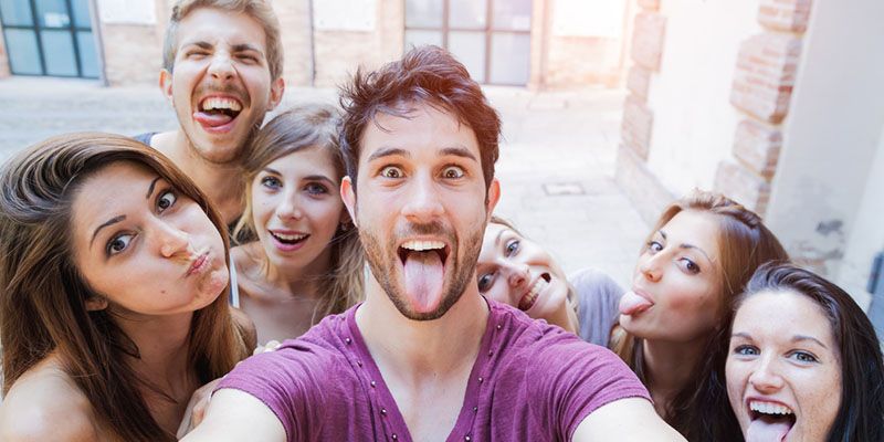 [App Fridays] With 60,000 selfies clicked, Selfie Challenge aims to create a social network around it