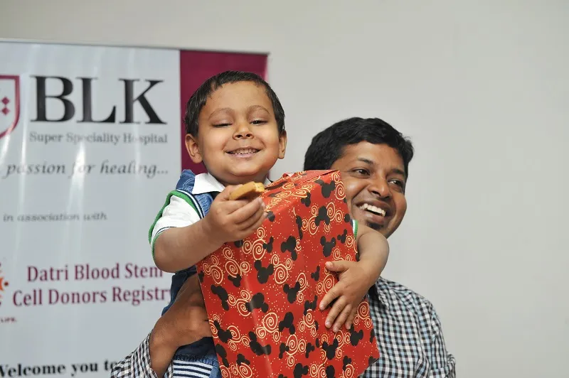 Donor Sumeet Mahajan with the recipient (the child)