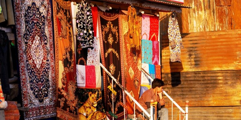 In order to revamp its economy, Kashmir plans to better market handicrafts
