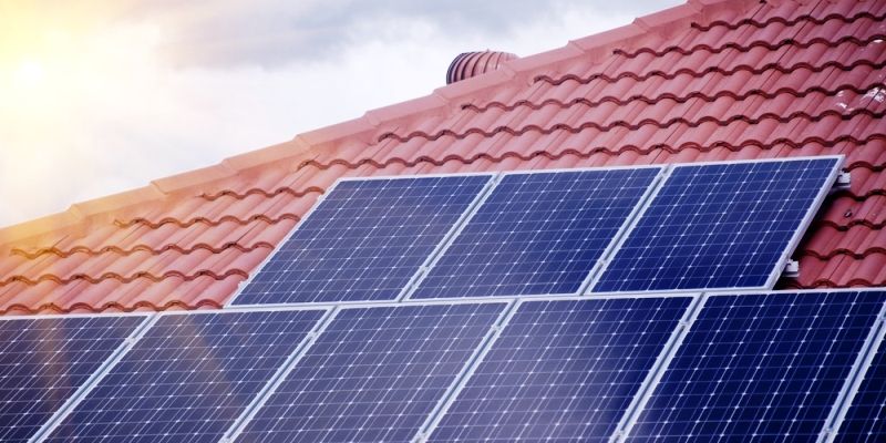 Delhi's solar policy on mandatory installation of rooftops panels on buildings should be followed nation-wide