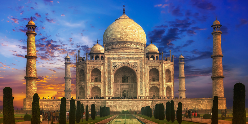 Heritage experts voice convern over illumination of the Taj Mahal
