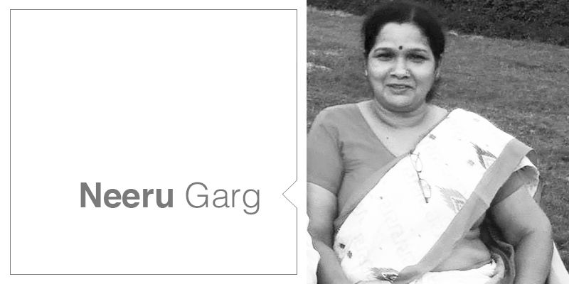 58-year-old Neeru Garg shows how currency notes makes for a special gift