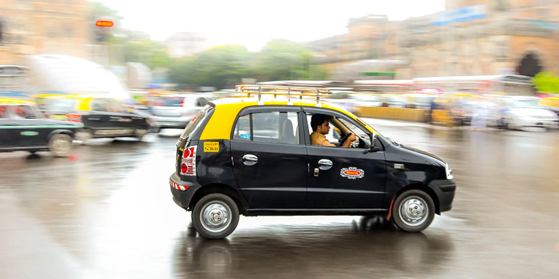 Mumbai taxi unions protest against discounts by taxi aggregators like Uber, Ola
