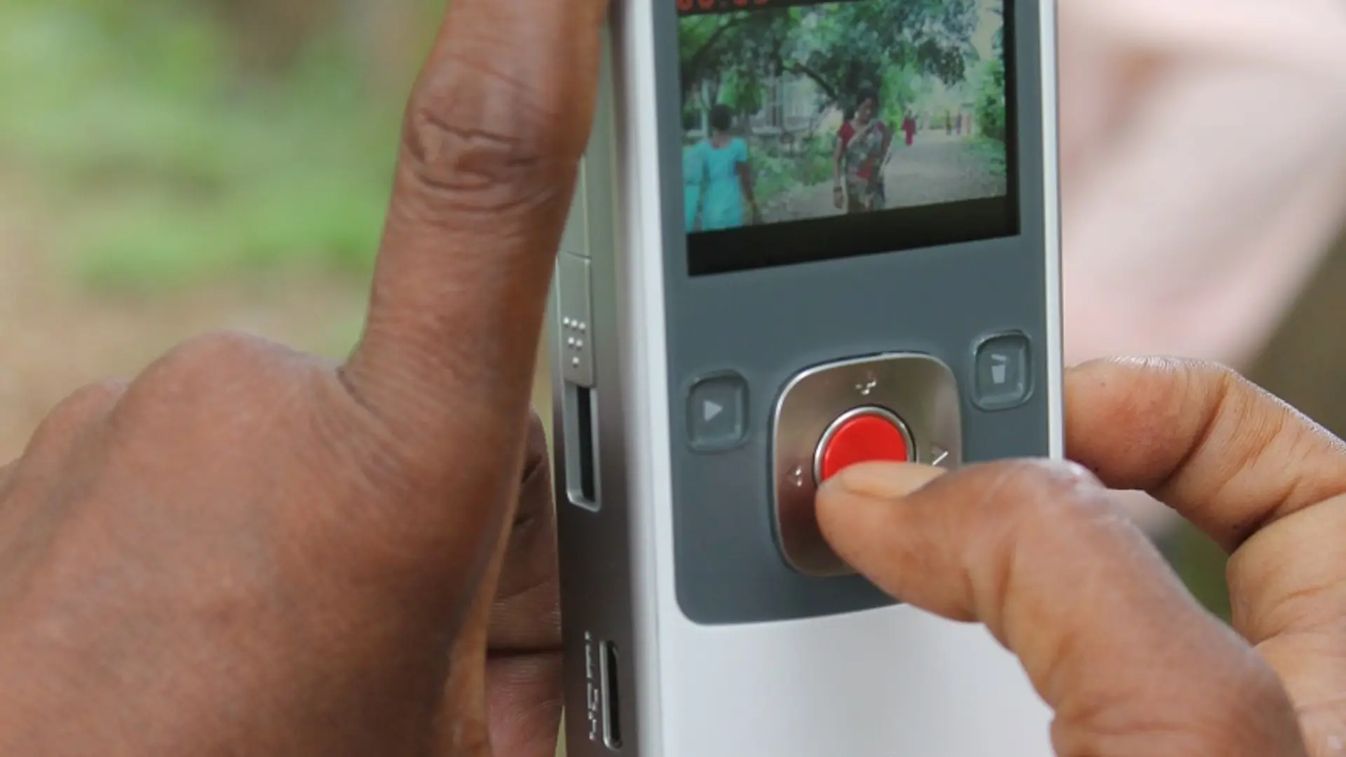 Hyperlocal videos and grassroot journalists – how Video Volunteers is putting the power back into the communities