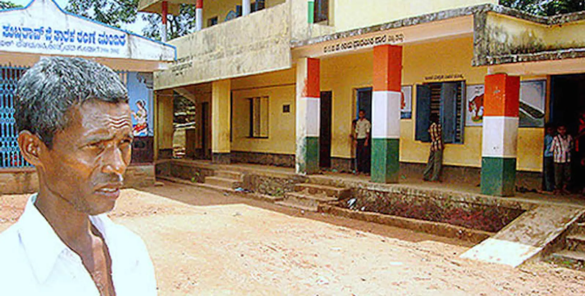 Meet Harekala Hajabba, an uneducated fruit vendor, who built a school and has his eyes set on building a PU college