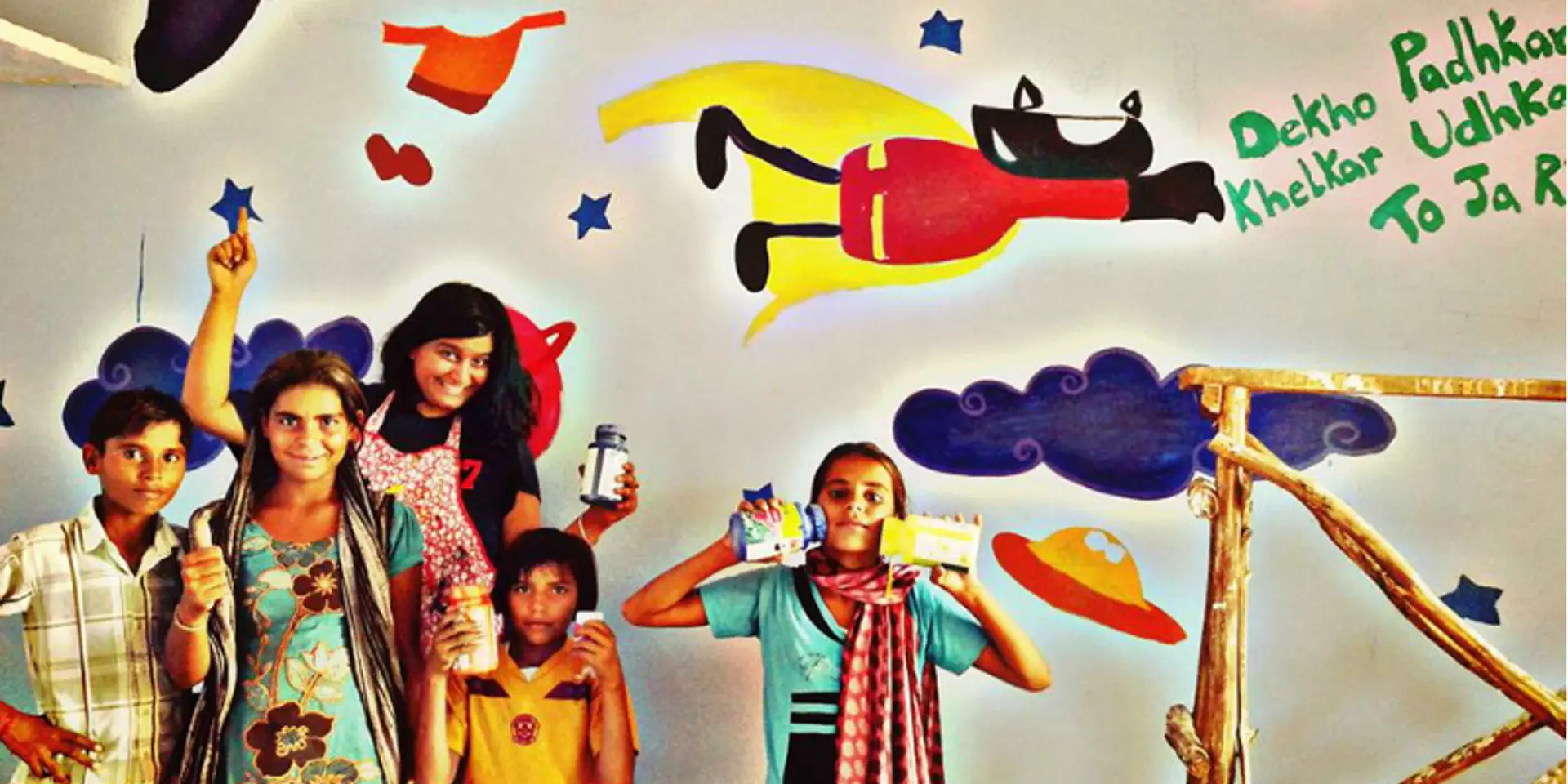 Meet your first freelance social worker - a girl who sings, dances, paints, tattoos, hugs, cooks and loves for various NGOs every week