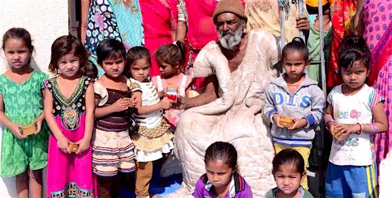 This beggar has donated Rs 80,000 to poor girls to make them self-reliant