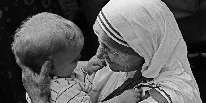 Mother Teresa to be made a saint, Vatican announces