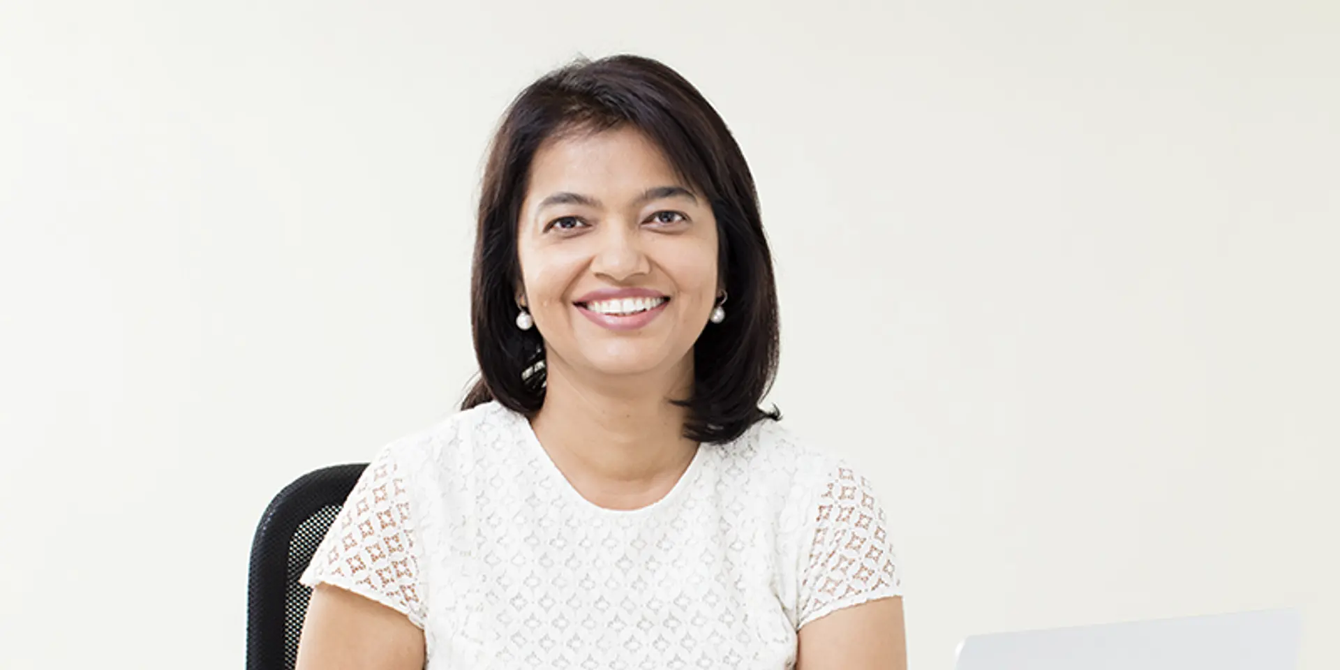 She went from being a banker to founding an on-demand photography startup