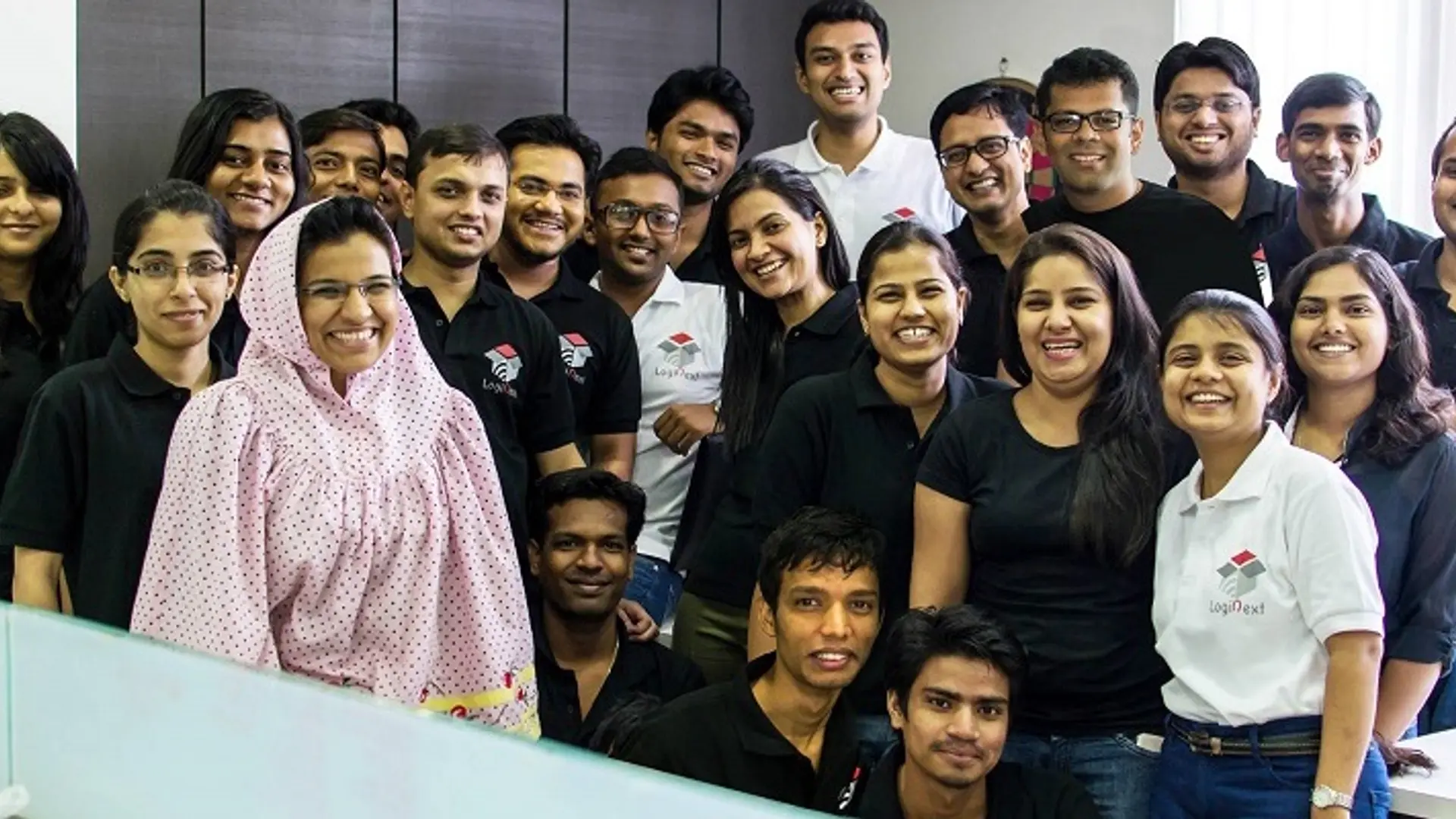 Logistics data analytic startup LogiNext acquires B2B delivery portal YourGuy