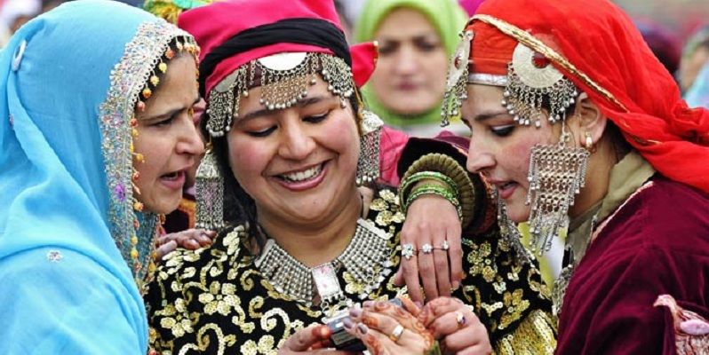 Women-only bus service launched in Kashmir