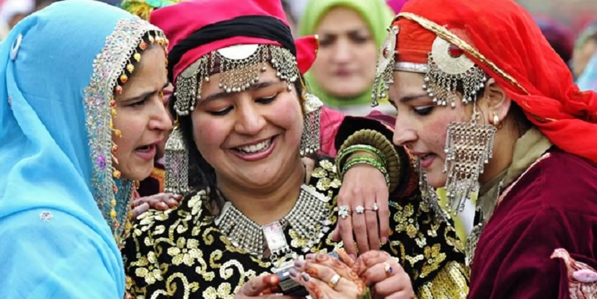 Women-only bus service launched in Kashmir