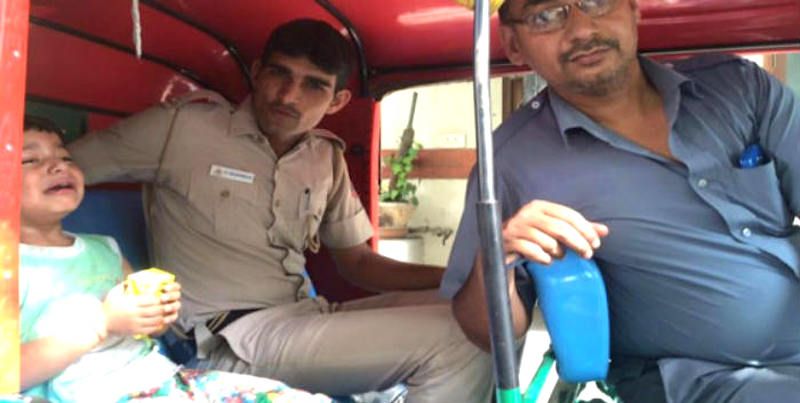 When a Delhi constable and auto-driver went door-to-door to help a lost child find home