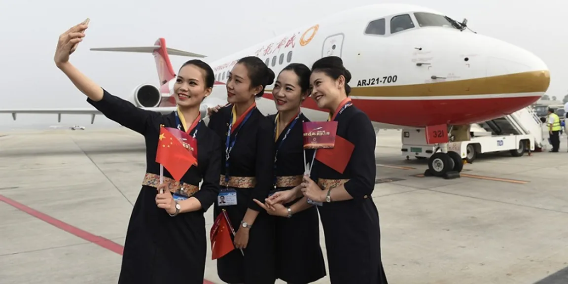 Авиарейсы в китай. Arj21 самолет Chengdu Airlines. Китайцы в самолете. Китайские самолеты пассажирские. Китайский пятиместный самолет.