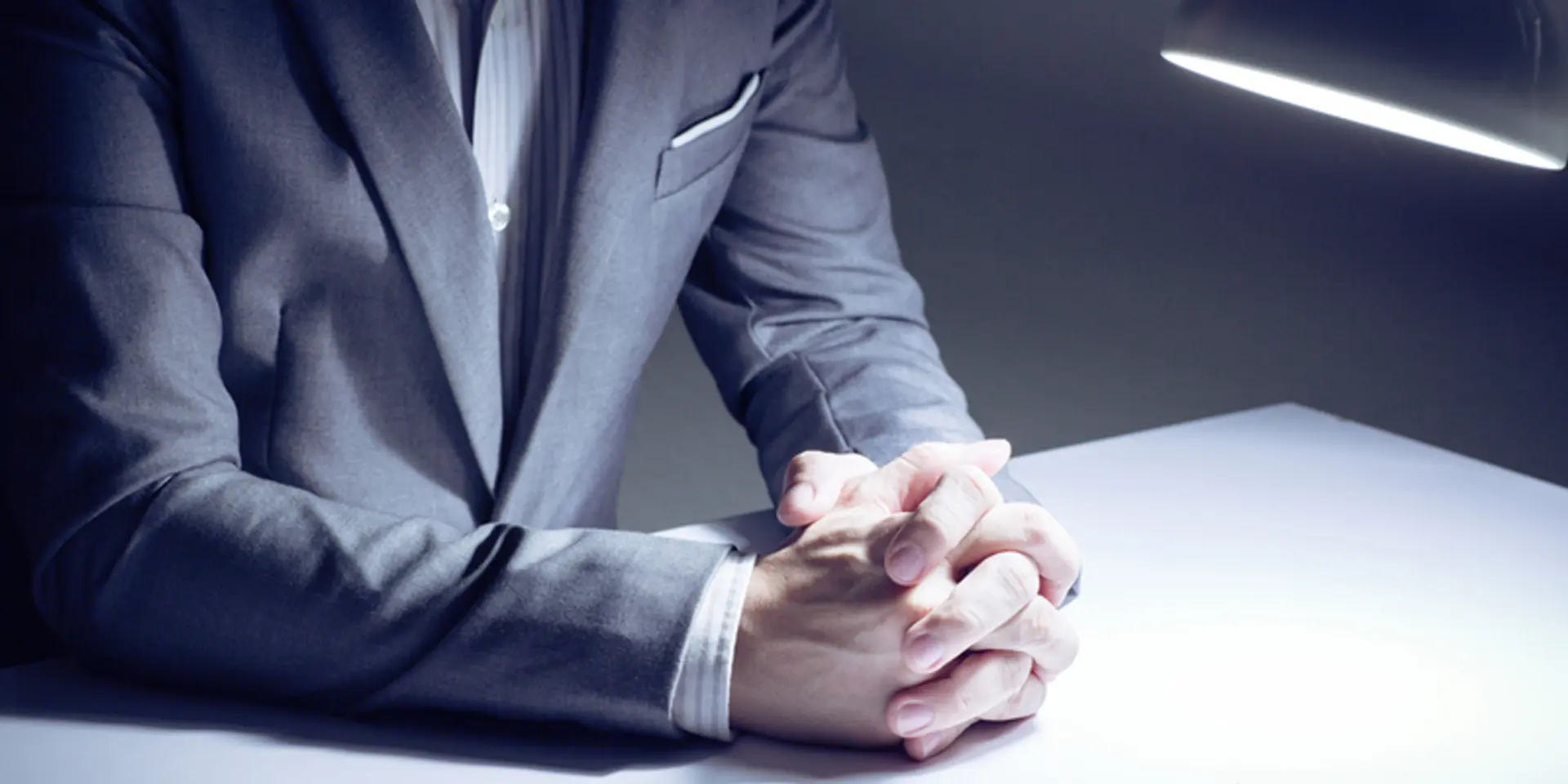6 simple body language tricks you should know as an HR manager