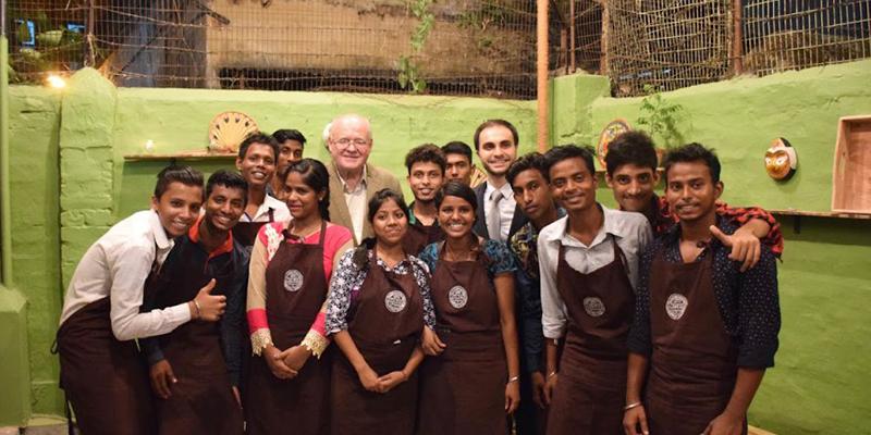 This café in Kolkata works as a restaurant-school to train the underprivileged to become entrepreneurs