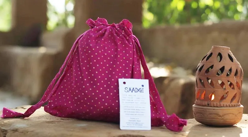 Saadgi pouch