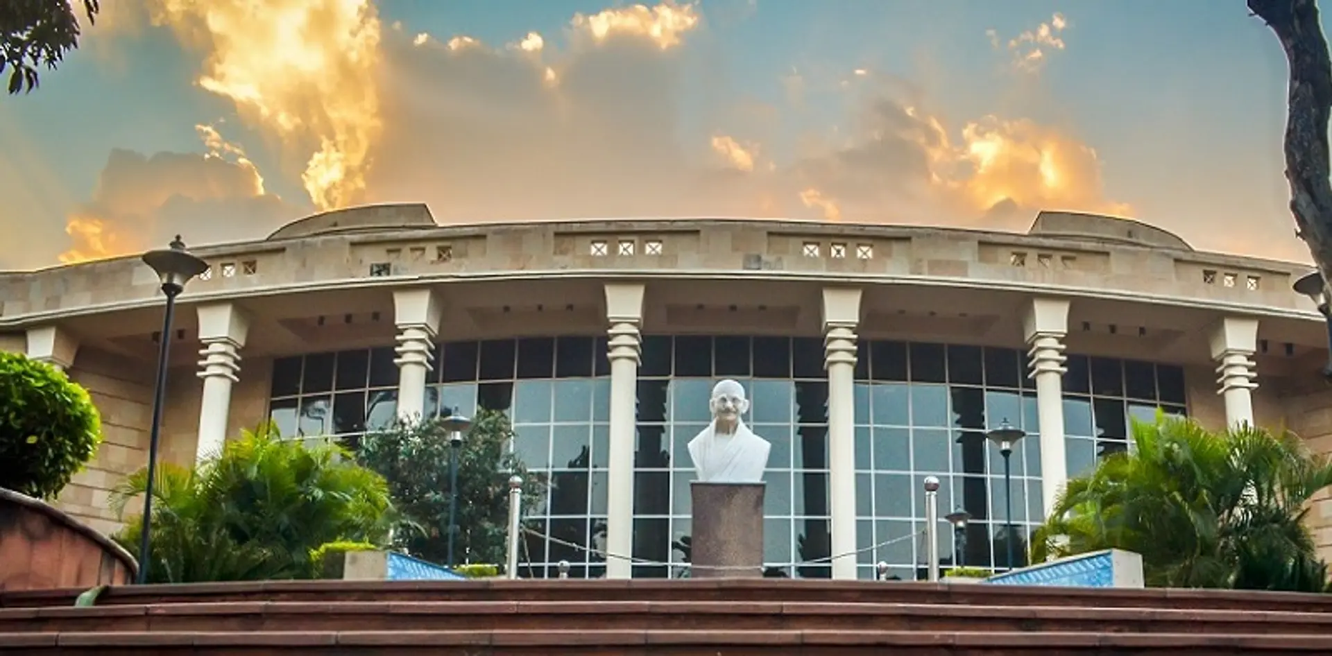 IIT-Roorkee becomes first IIT to embark on 'digital transformation journey'