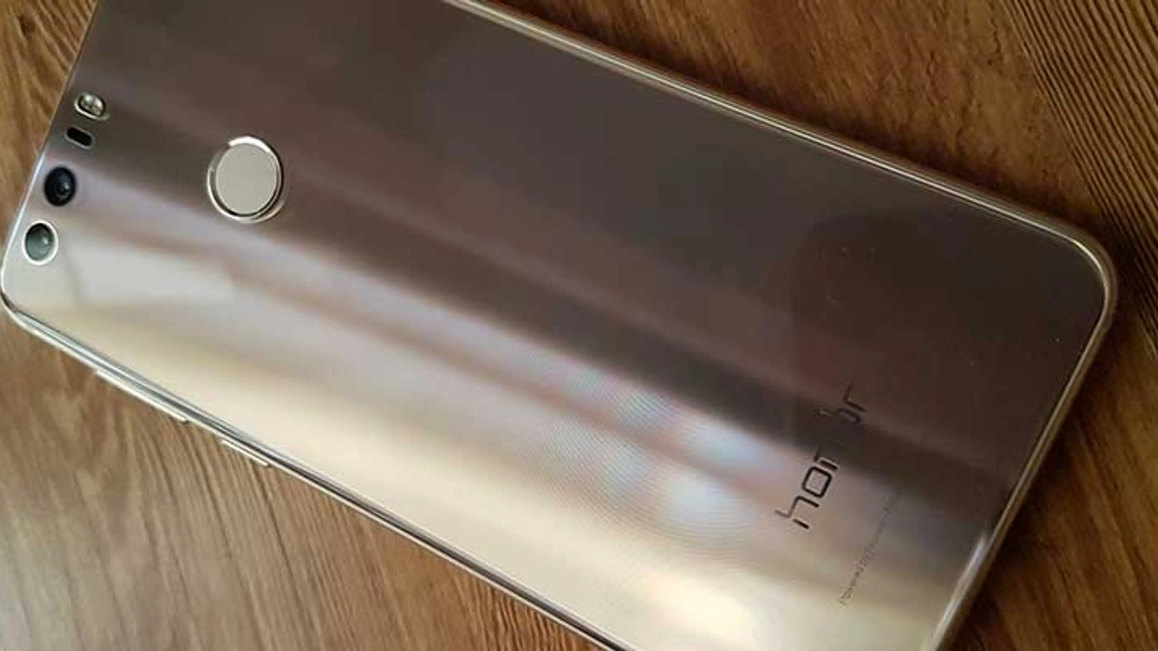 Huawei's Honor 8 phone is an absolute beauty. With its pluses and minuses