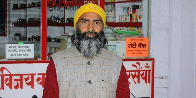 This ex-journo from Bundelkhand goes from door to door and feeds over 1,000 needy people every day