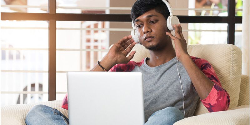 5 podcasts that all entrepreneurs should be listening to