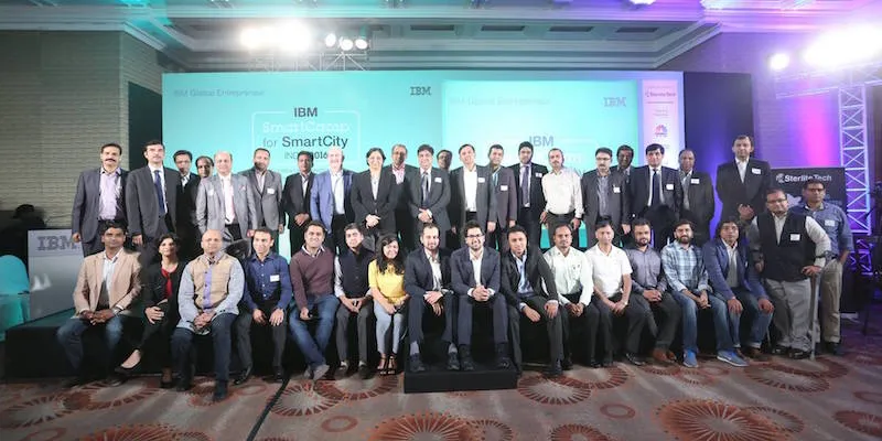 The finalists of the IBM Smartcamp for Smart Cities with the judges 