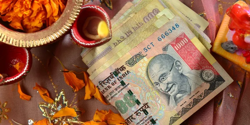 500-1000-rupee-note-pooja-event
