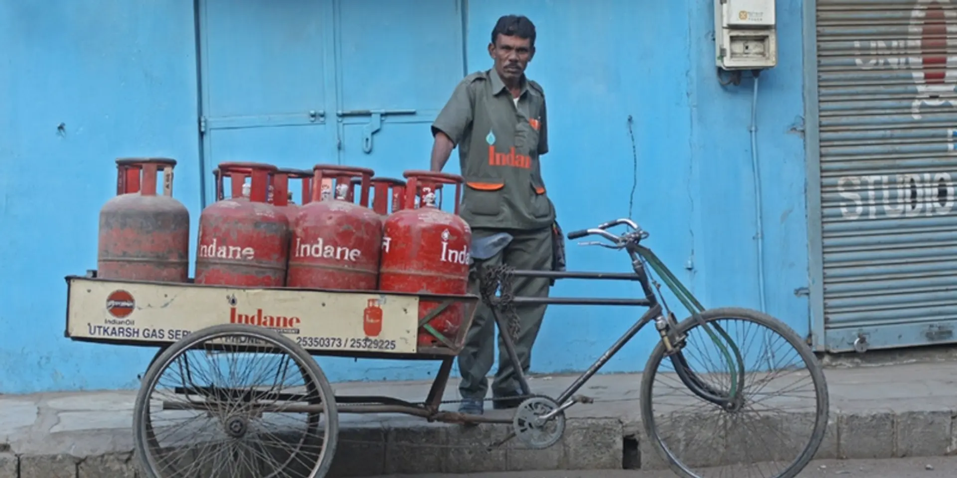 Aadhaar now a must for free LPG connection